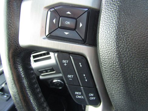 Used 2016 Ford F150 Platinum w/ Equipment Group 701A Luxury image 43