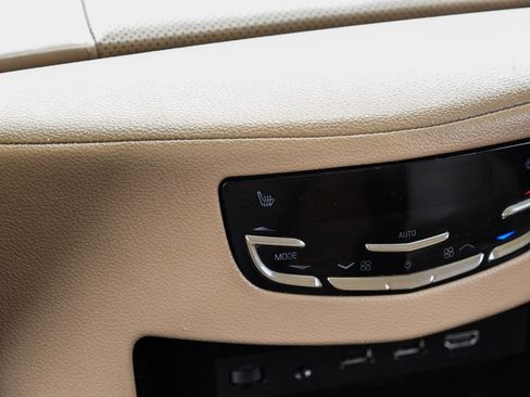 Used 2019 Cadillac Escalade Platinum AWD/4WD image 46