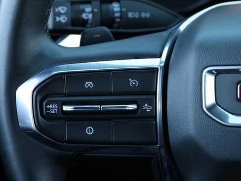 Used 2024 GMC Acadia Elevation image 12