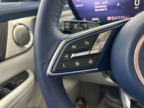 Used 2025 Buick Enclave Avenir w/ Super Cruise Package image 37