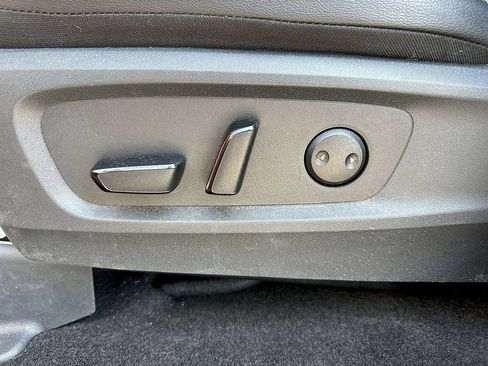 Used 2024 Nissan Pathfinder SL w/ SL Premium Package FWD image 13