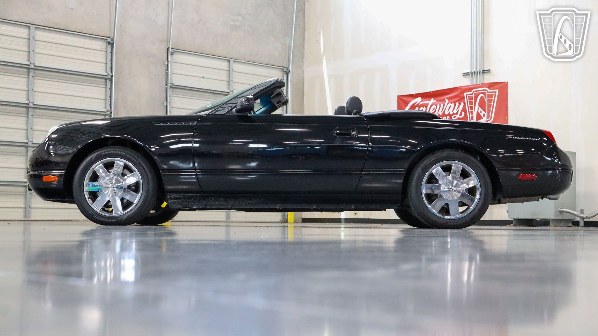 Used 2002 Ford Thunderbird RWD image 5