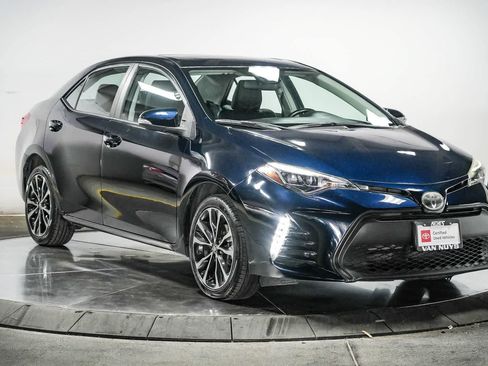Certified 2017 Toyota Corolla SE w/ SE Premium Package FWD image 8