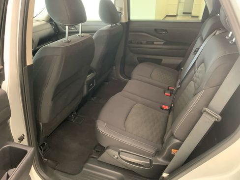 Used 2024 Nissan Pathfinder SV FWD image 14