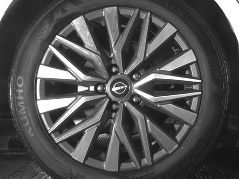 Used 2025 Nissan Altima 2.5 SV FWD image 15