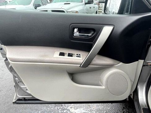 Used 2010 Nissan Rogue S w/ 360 Degree Value Pkg image 9