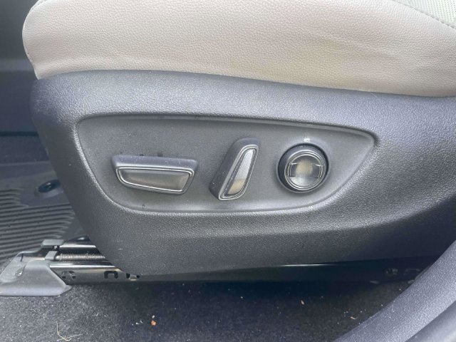 Used 2024 Toyota Grand Highlander AWD image 21
