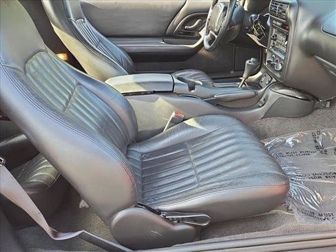 Used 2001 Chevrolet Camaro Z28 w/ SS Performance/Appearance Pkg RWD image 18