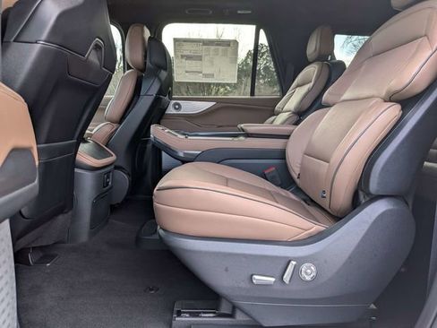 New 2026 Lincoln Navigator L Black Label AWD/4WD image 12
