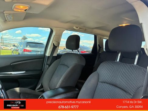 Used 2018 Dodge Journey SE w/ Connectivity Group FWD image 12