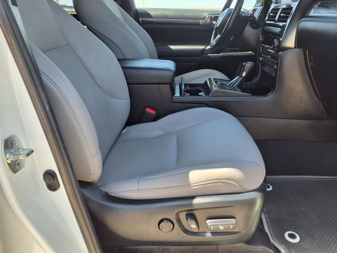 Used 2023 Lexus GX 460 w/ Black Line Special Edition AWD/4WD image 11