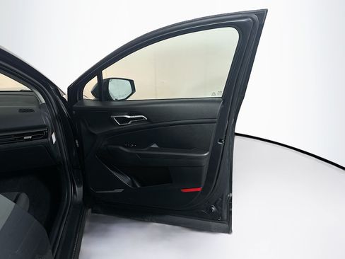 Used 2026 Kia Sportage LX FWD image 32