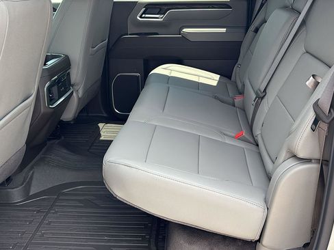 New 2026 GMC Sierra 2500 SLT w/ SLT Premium Package AWD/4WD image 17