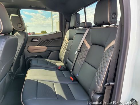 New 2026 GMC Canyon Denali AWD/4WD image 10