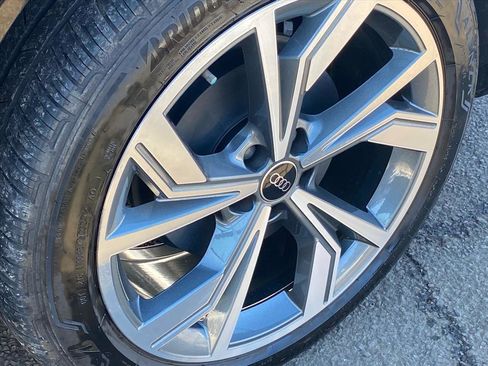 Used 2024 Audi Q4 e-tron Premium Plus w/ Premium Plus image 19