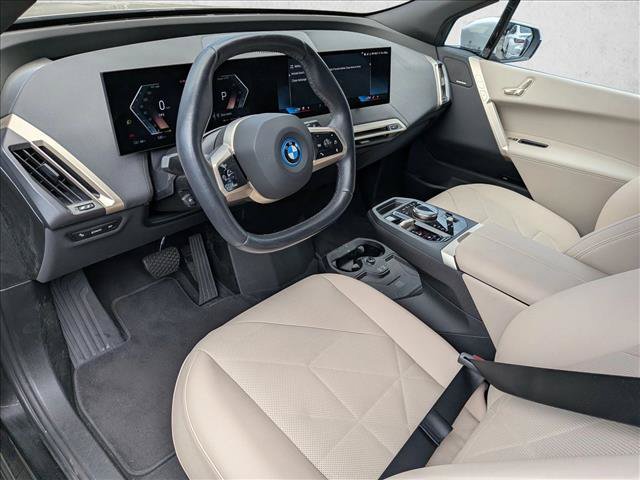 Used 2024 BMW iX xDrive50 w/ Sport Package AWD/4WD image 11