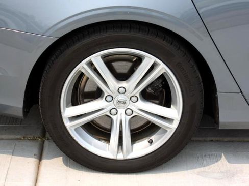 Used 2018 Volvo S90 T5 Momentum w/ Convenience Package image 19