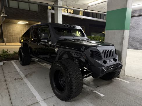 Used 2022 Jeep Gladiator Rubicon w/ Trailer Tow Package AWD/4WD image 26