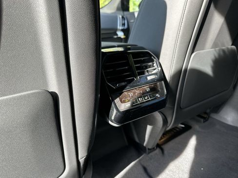 Used 2025 BMW iX xDrive50 AWD/4WD image 26