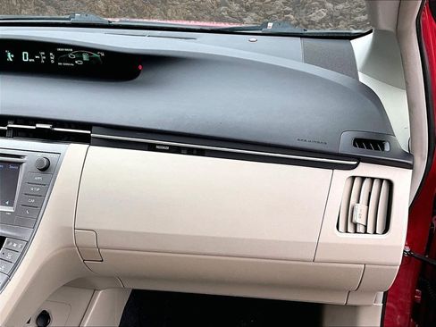 Used 2015 Toyota Prius Three image 13