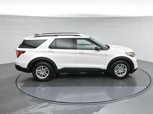 New 2026 Ford Explorer Active RWD image 39