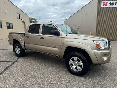 Used 2006 Toyota Tacoma PreRunner RWD image 12