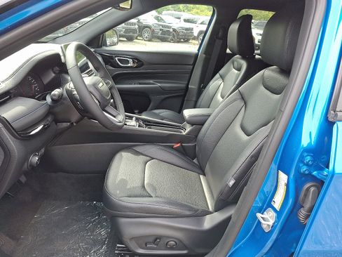 New 2026 Jeep Compass Limited image 7