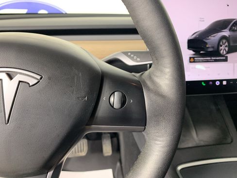 Used 2023 Tesla Model Y Long Range AWD/4WD image 17