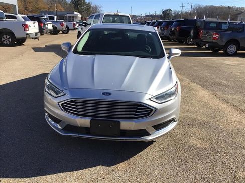 Used 2018 Ford Fusion SE w/ Equipment Group 602A image 10
