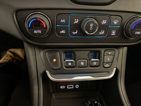 Used 2018 GMC Terrain Denali w/ Driver Alert Package II FWD image 29