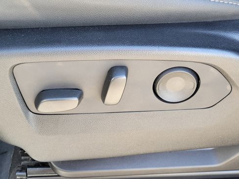 Used 2024 Chevrolet Silverado 2500 LTZ w/ LTZ Convenience Package image 15