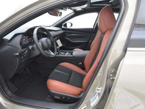 Certified 2025 MAZDA MAZDA3 Carbon AWD/4WD image 21
