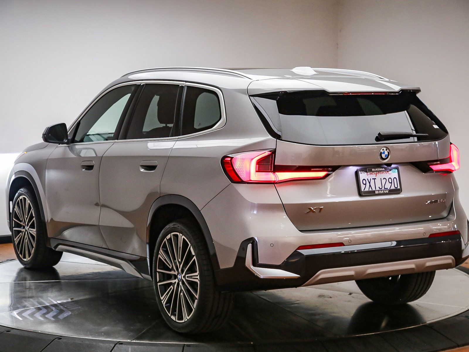 Used 2026 BMW X1 xDrive28i w/ Convenience Package AWD/4WD image 5