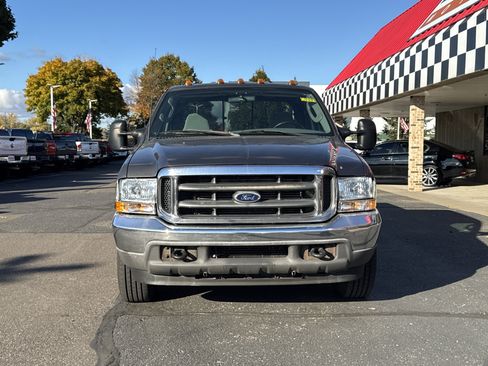 Used 2003 Ford F250 XLT image 2