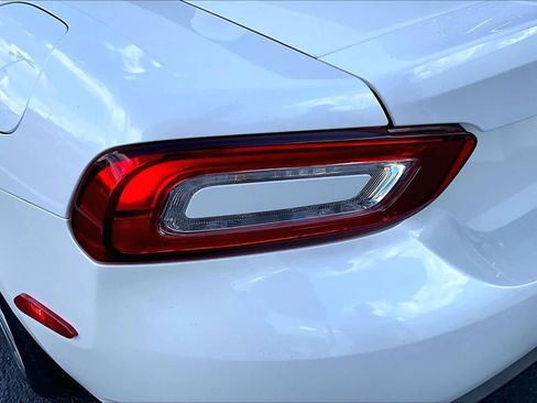 Used 2018 FIAT 124 Spider Lusso image 28