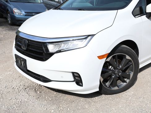 Used 2022 Honda Odyssey Elite image 2