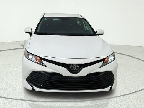 Used 2019 Toyota Camry LE FWD image 2