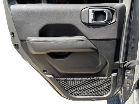 Used 2021 Jeep Wrangler Unlimited Sahara w/ Uconnect 4C Nav & Sound Group AWD/4WD image 23