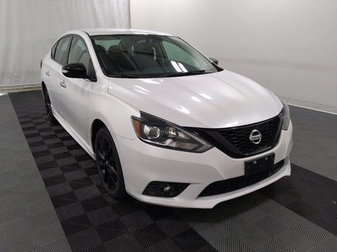 Used 2018 Nissan Sentra SR w/ Technology Package FWD image 13