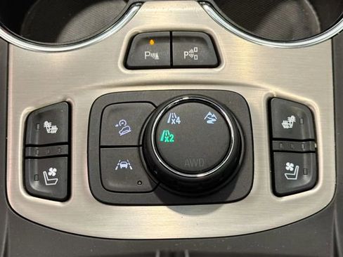 Used 2024 GMC Terrain Denali w/ Denali Premium Package AWD/4WD image 20