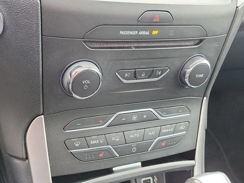 Used 2018 Ford Edge SEL w/ Canadian Touring Package AWD/4WD image 18
