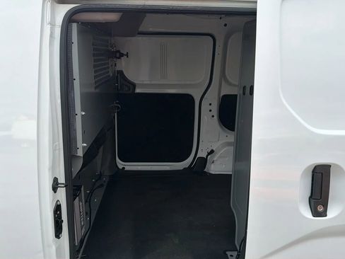 Used 2017 Nissan NV200 SV w/ Technology Package image 16