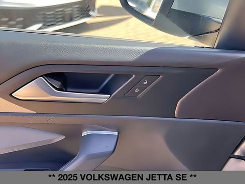 Used 2025 Volkswagen Jetta SE w/ Sunroof Package image 11