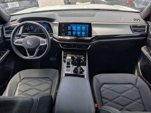 Used 2025 Volkswagen Atlas Cross Sport SE FWD image 15