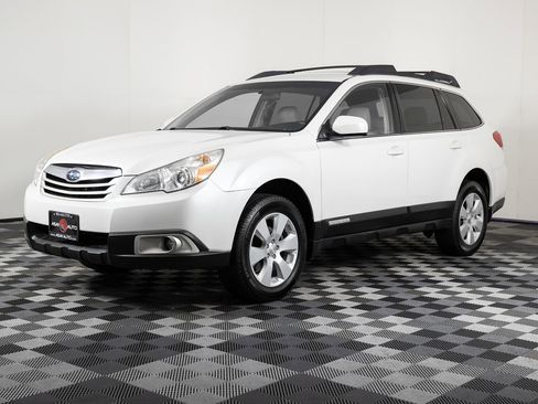 Used 2012 Subaru Outback 2.5i Premium w/ All-Weather Pkg image 1