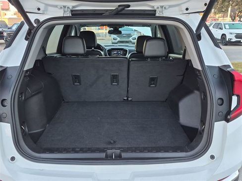 Certified 2023 GMC Terrain SLT image 22