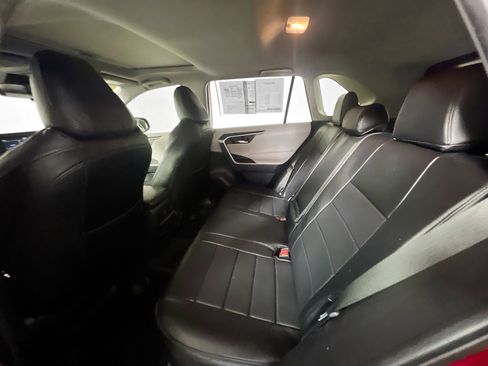 Used 2019 Toyota RAV4 XLE FWD image 28
