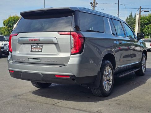 Used 2024 GMC Yukon XL Denali AWD/4WD image 5