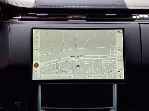 Certified 2025 Land Rover Range Rover SE AWD/4WD image 18
