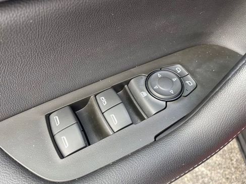 Used 2024 Chevrolet Blazer LT FWD image 11